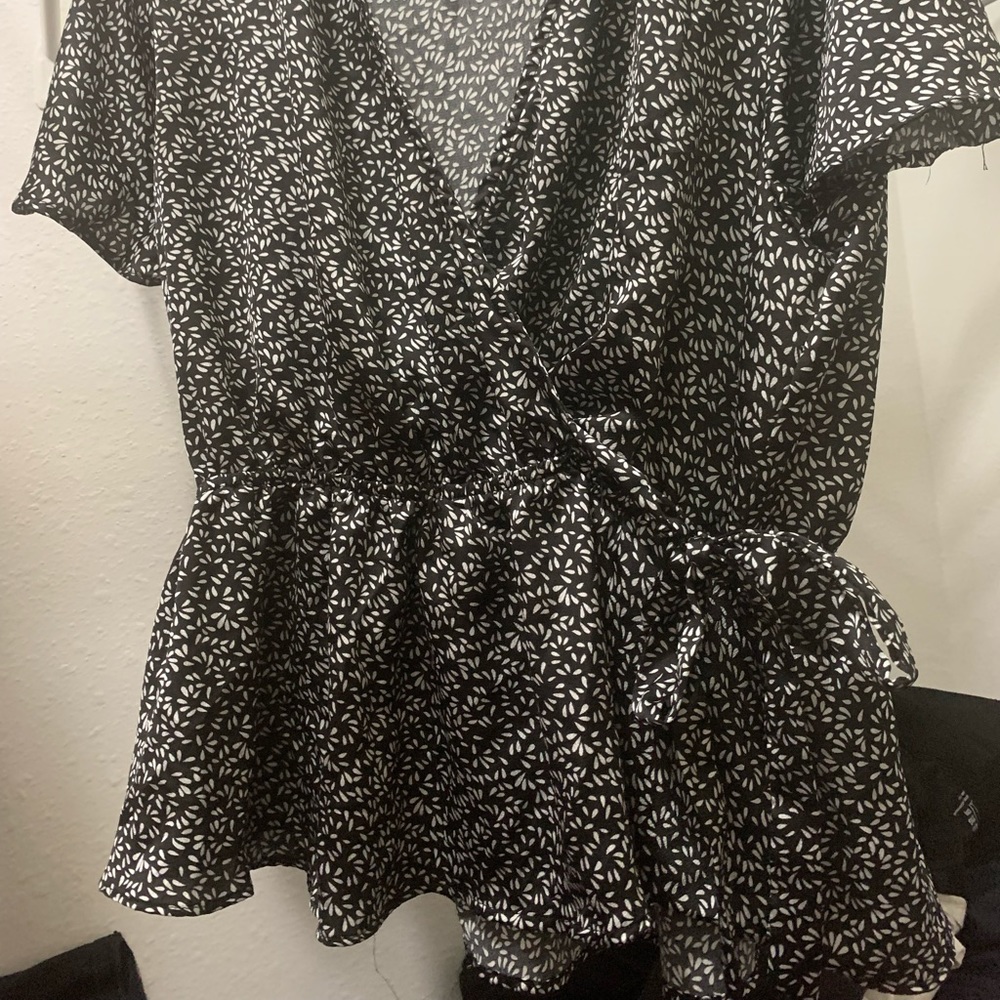 Zenobia Peplum Top - Picture 3 of 4